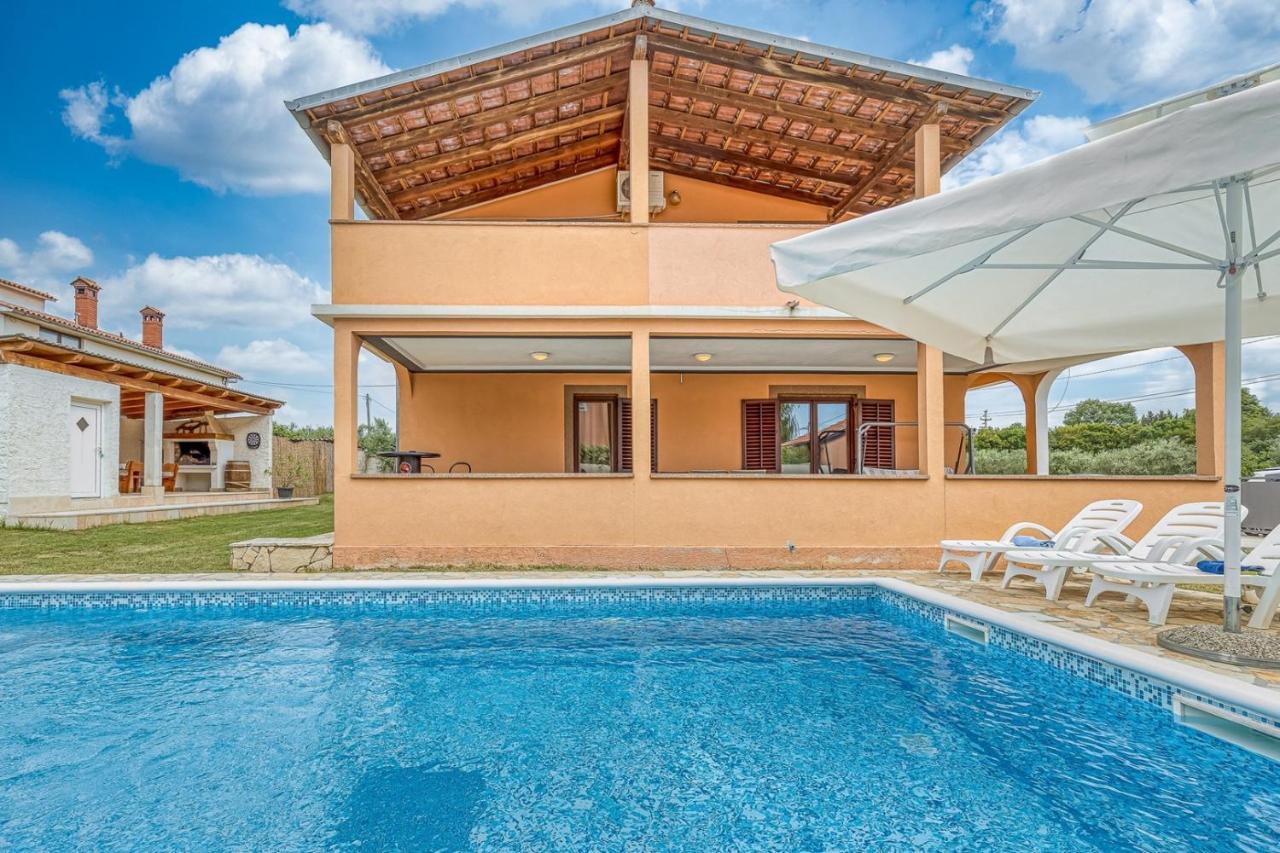 Emanuela With Private Pool Apartment Loborika Luaran gambar