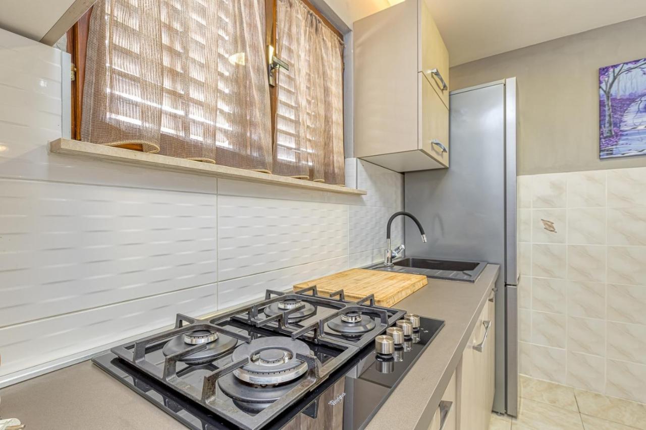 Emanuela With Private Pool Apartment Loborika Luaran gambar
