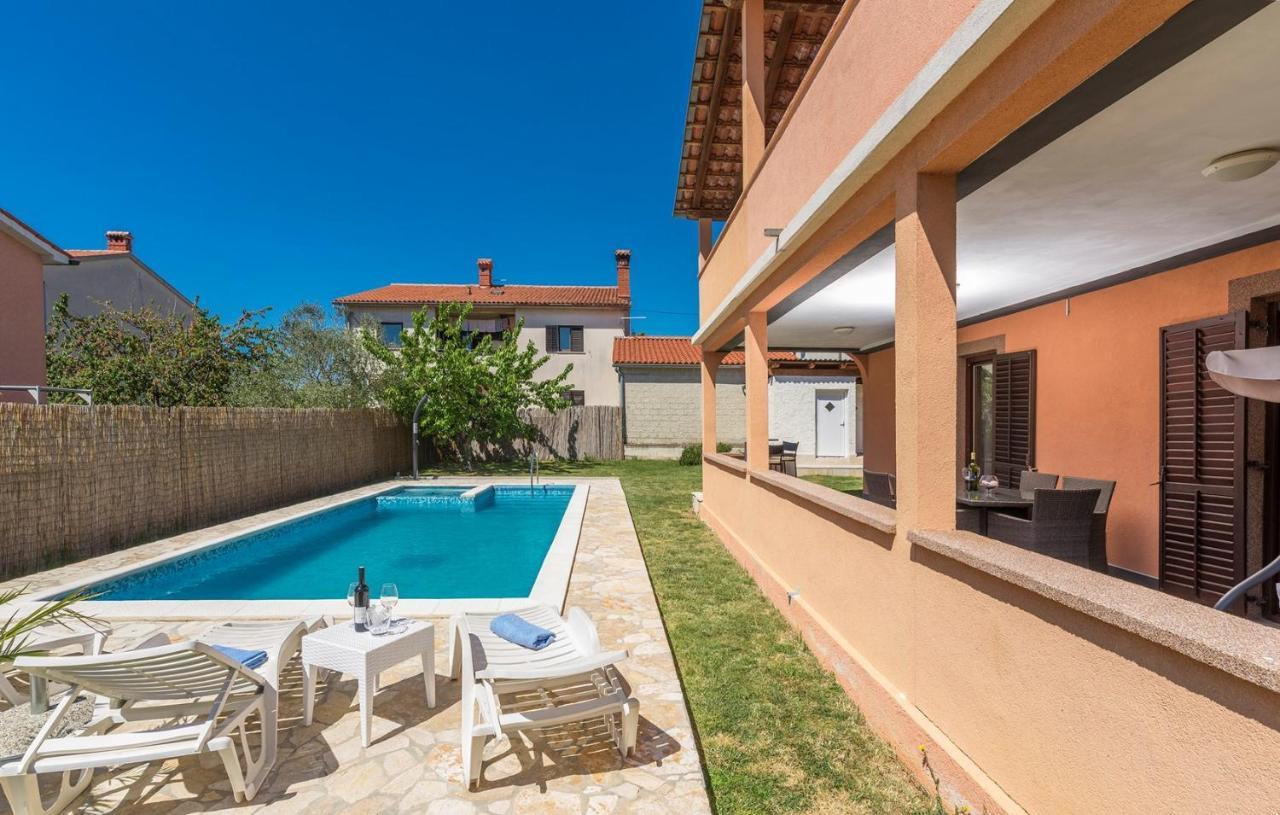 Emanuela With Private Pool Apartment Loborika Luaran gambar