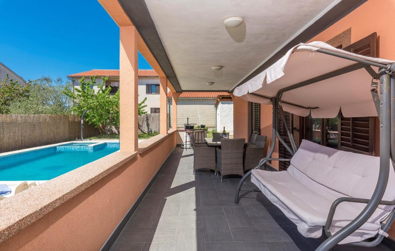 Emanuela With Private Pool Apartment Loborika Luaran gambar